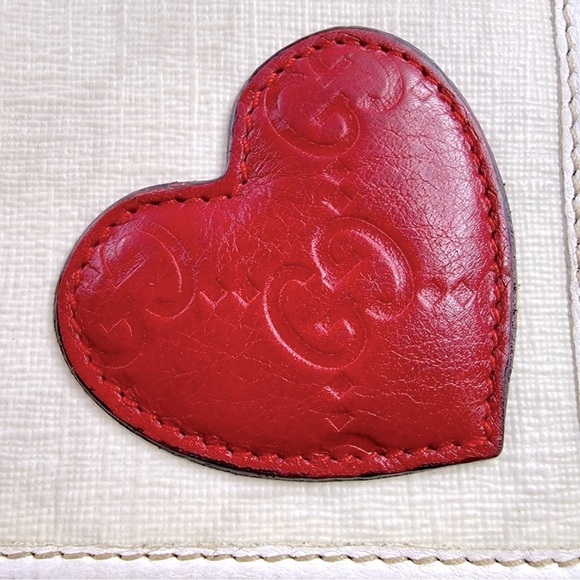 Low start🔥Authentic GUCCI GG Logo Heart PVC Leather Long Wallet - Picture 2 of 10